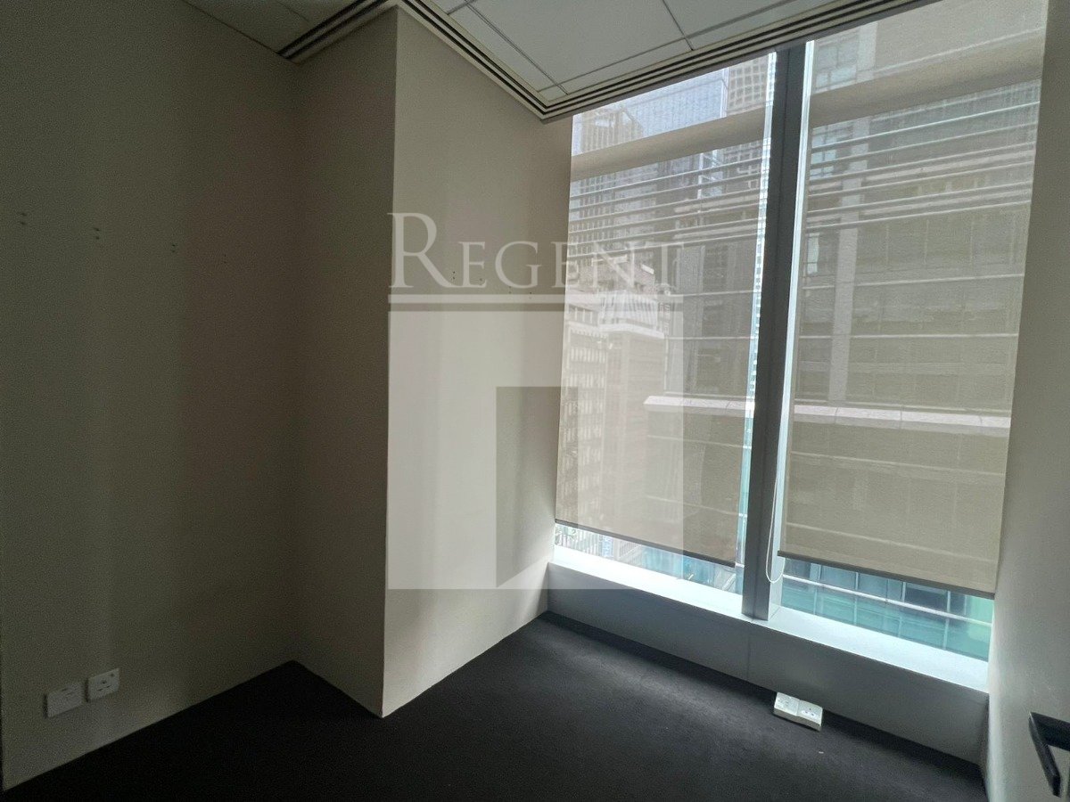 33 DES VOEUX ROAD C (德輔道中33號)