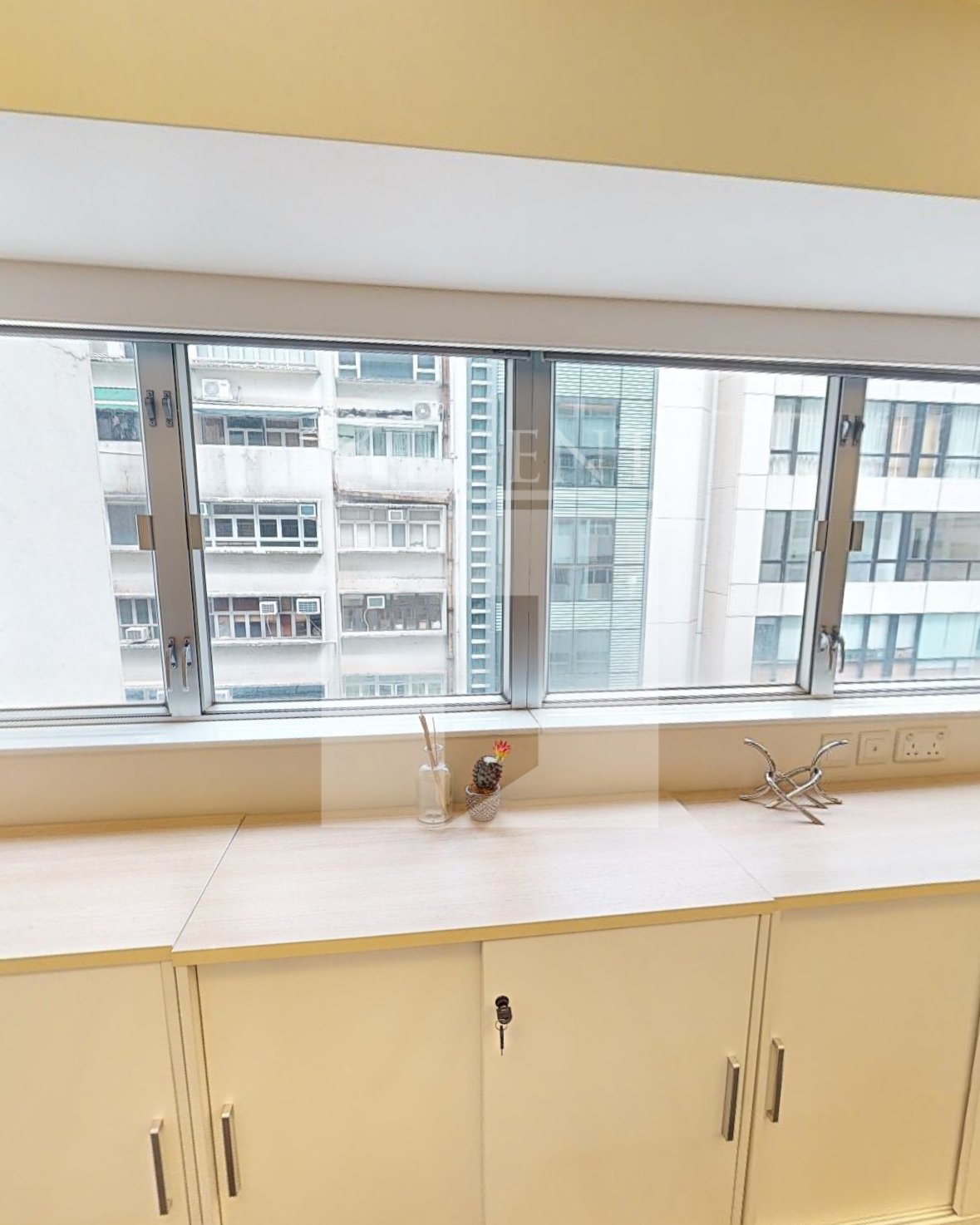 OFFICEPLUS @SHEUNG WAN (协成行上环中心)