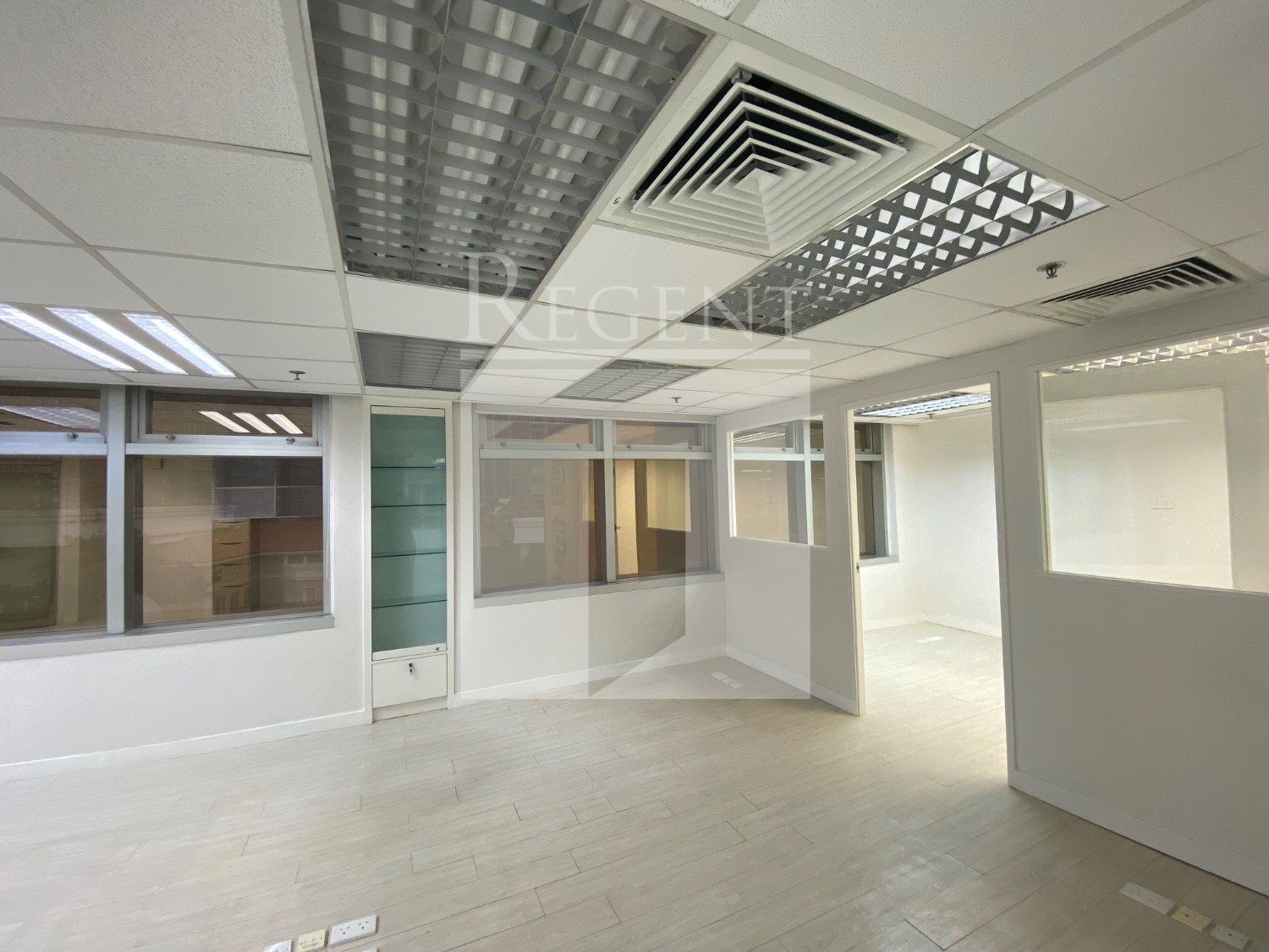 LAFORD CENTRE (励丰中心)