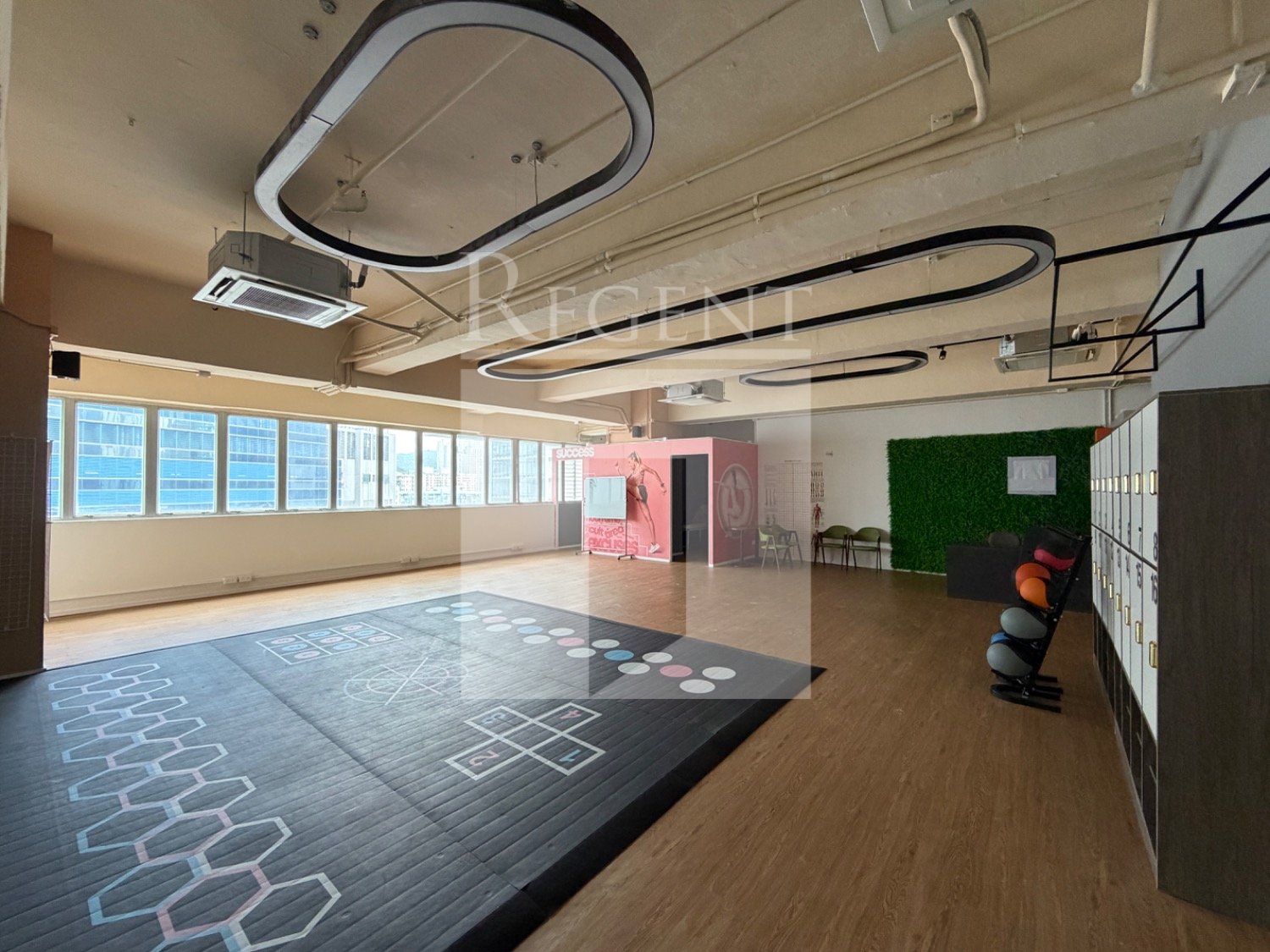 FUTURA PLAZA (富利廣場)