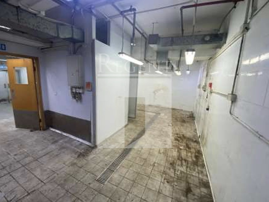 SHIELD INDUSTRIAL CENTRE (順豐工業中心)