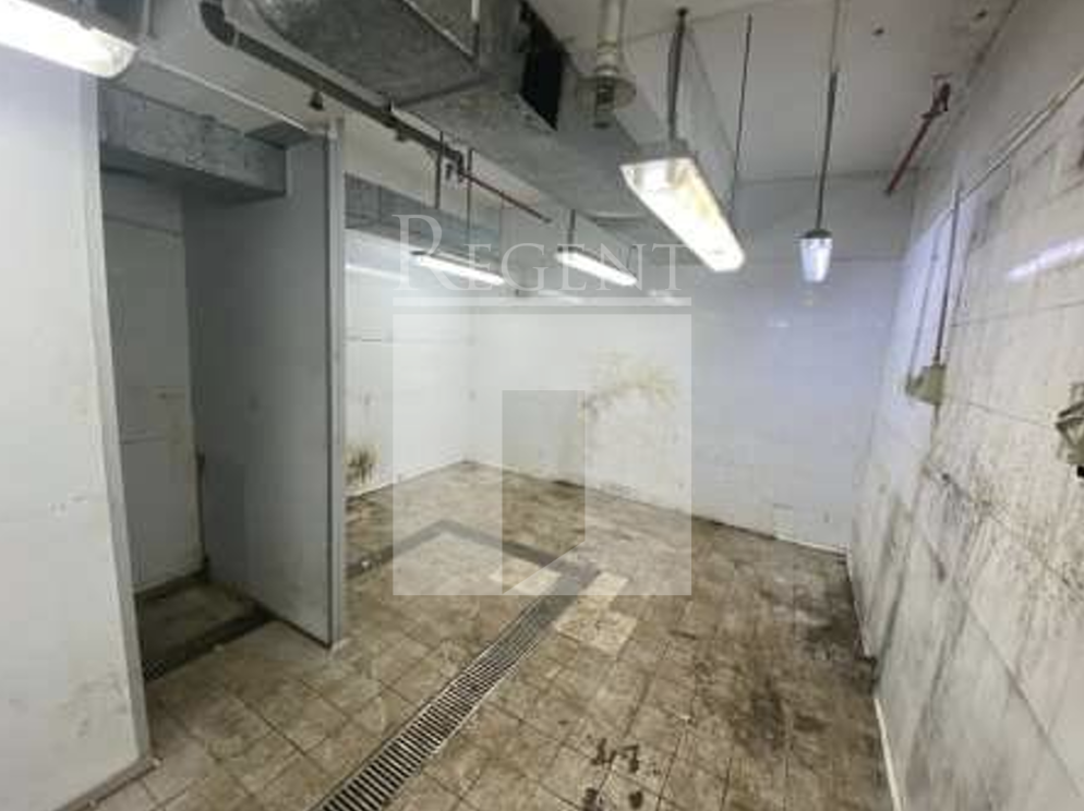 SHIELD INDUSTRIAL CENTRE (順豐工業中心)