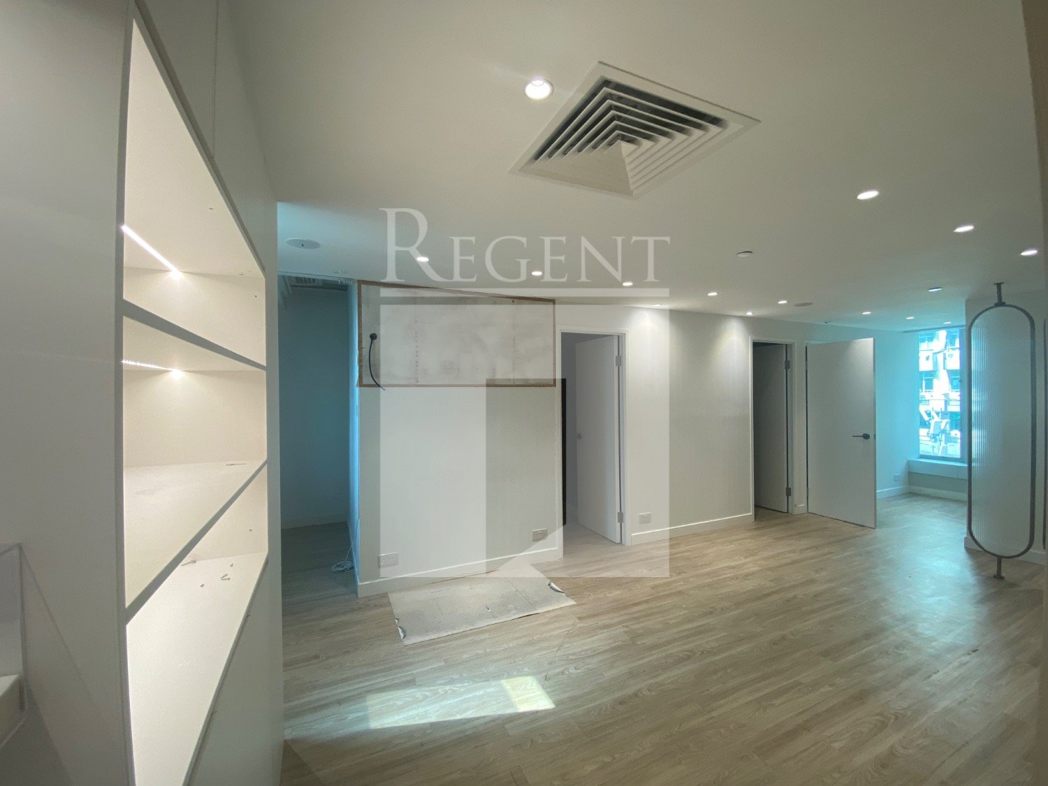 FEE TAT COMMERCIAL CENTRE (飞达商业中心)
