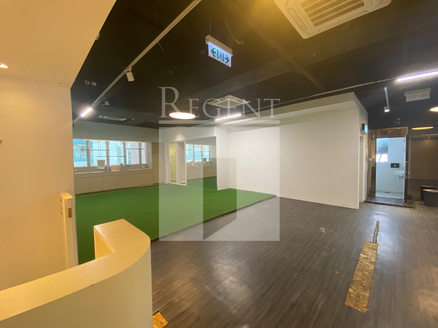 PO SHAU CENTRE (柏秀中心)