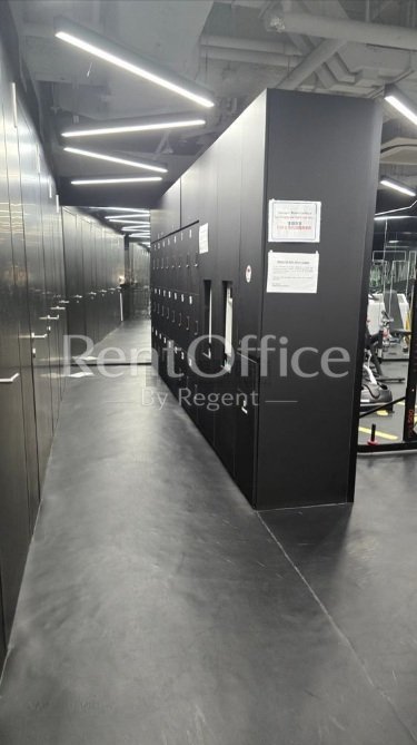 Bowtie Life Insurance Tower (保泰人寿大厦)