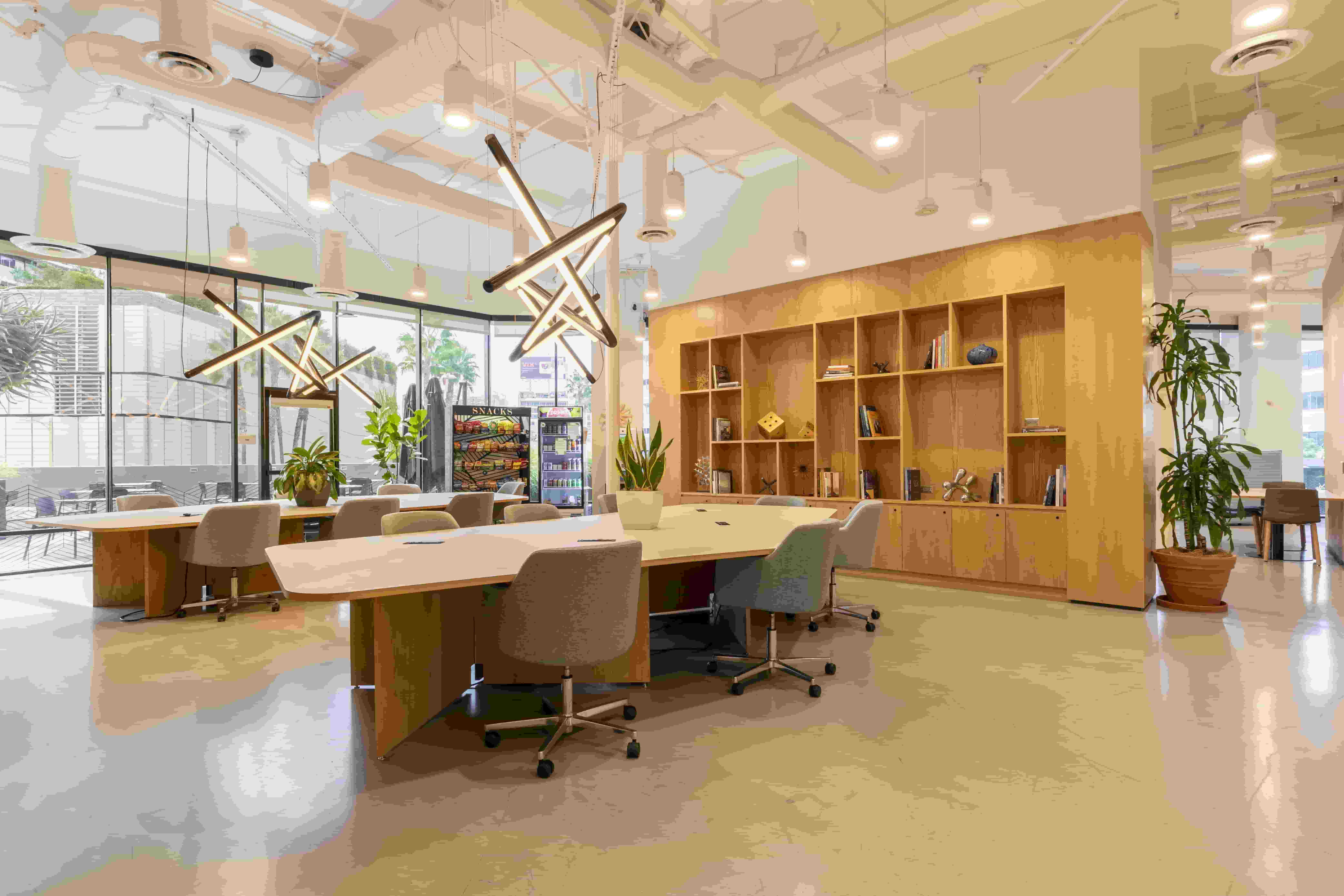 LEE & MANSION COMMERCIAL CENTRE (理文商业中心)