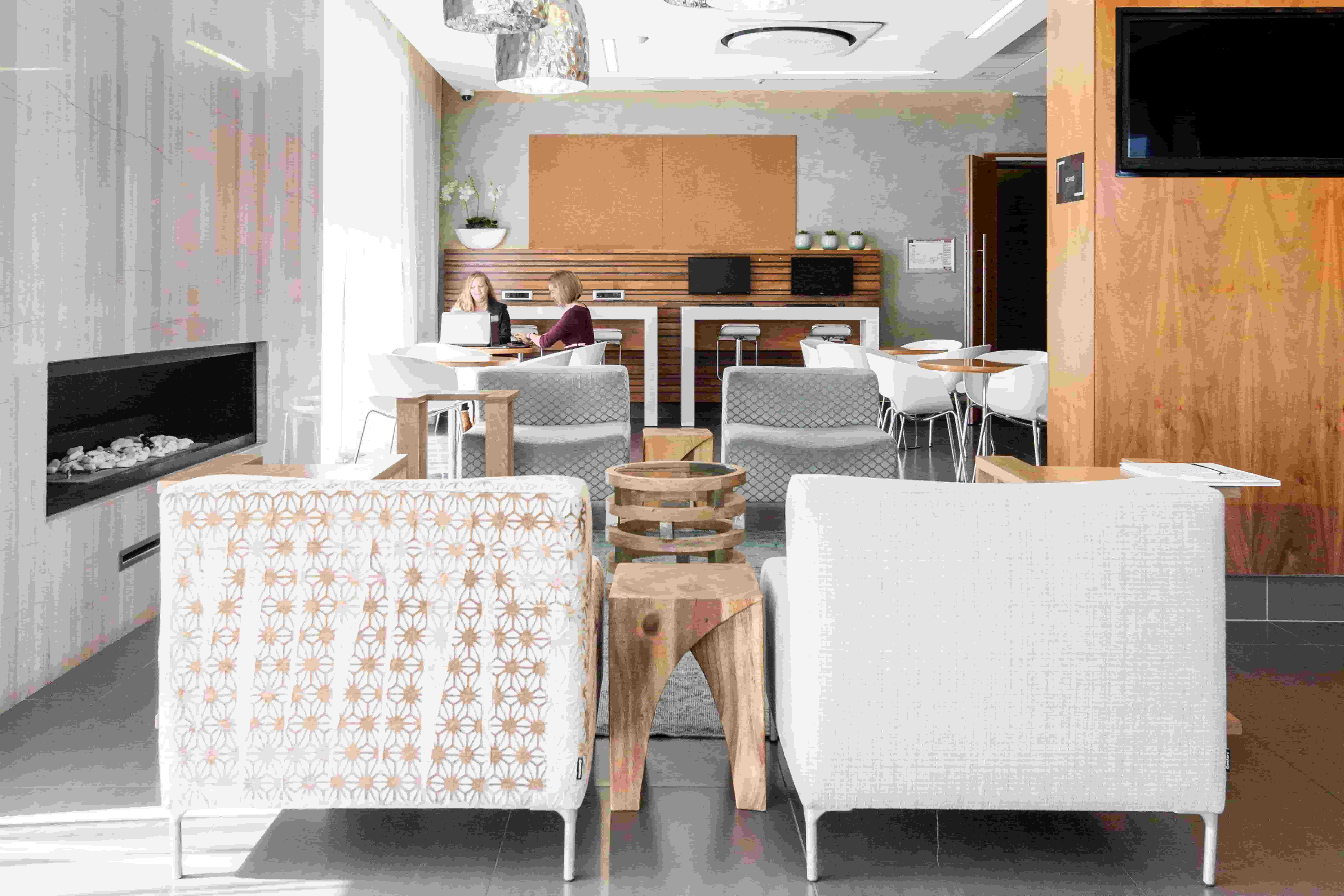 LEE & MANSION COMMERCIAL CENTRE (理文商业中心)