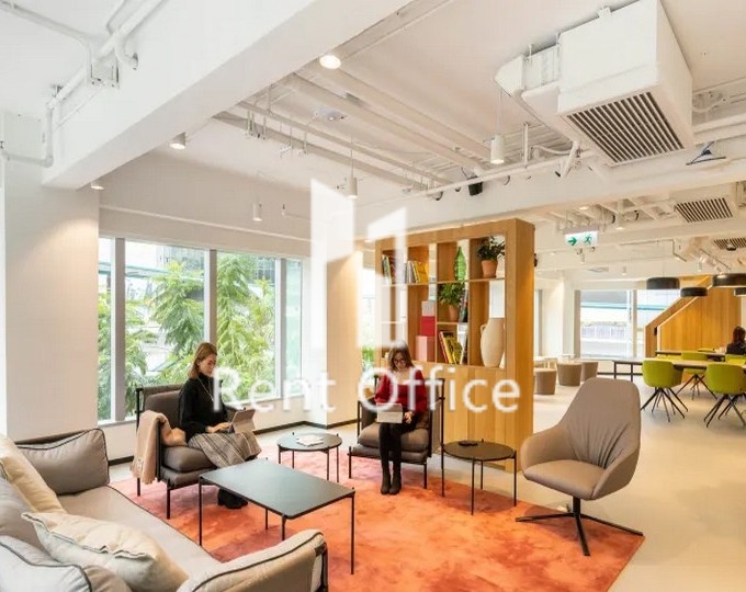 8 Queen's Road East