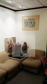 Laurels Industrial Centre (泰力工業中心)