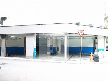 YAN HING CENTRE (仁興中心)