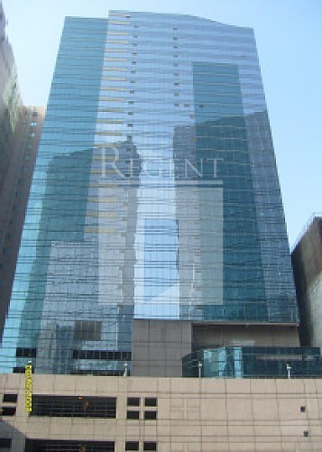 Paul Y. Centre