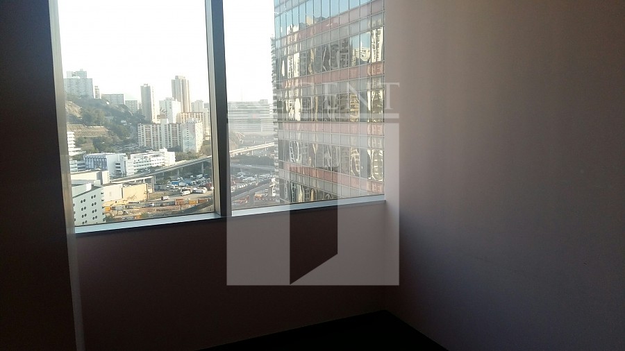 Metroplaza Tower 1