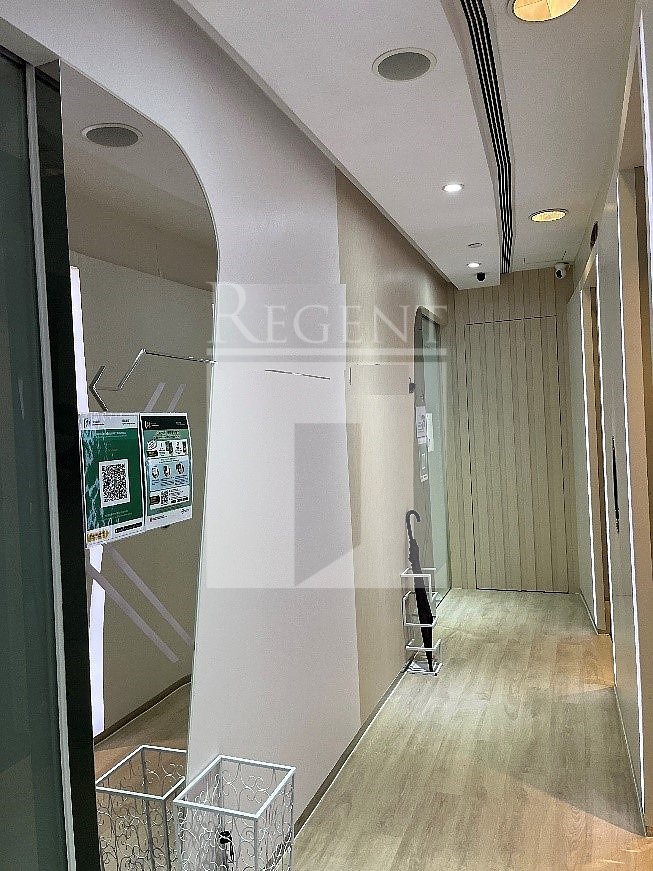 WYNDHAM STREET 8 (云咸街8号)