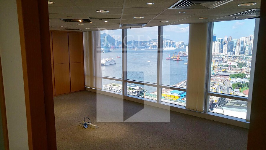Convention Plaza Office Tower              (會展廣場 辦公大樓       )