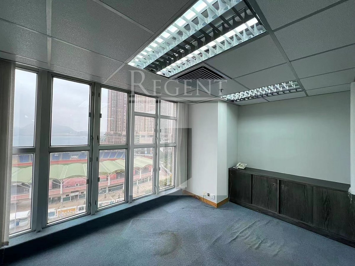 8 Commercial Tower