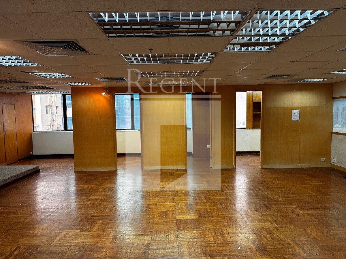 BREAKTHROUGH CENTRE (突破中心)