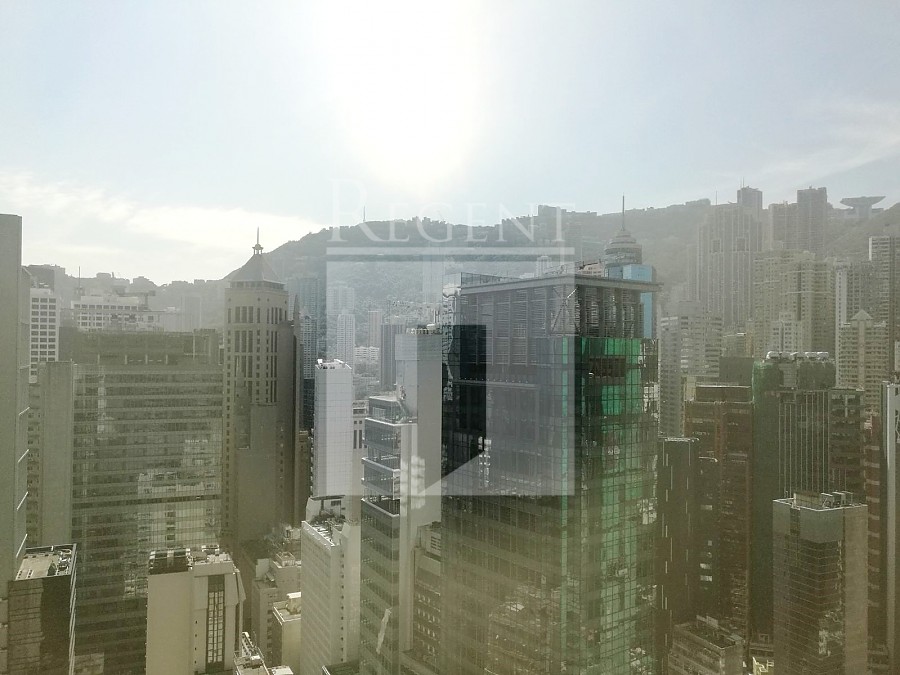 The Center (中環中心)