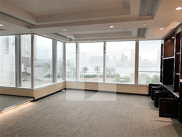 One Int'l Finance Centre