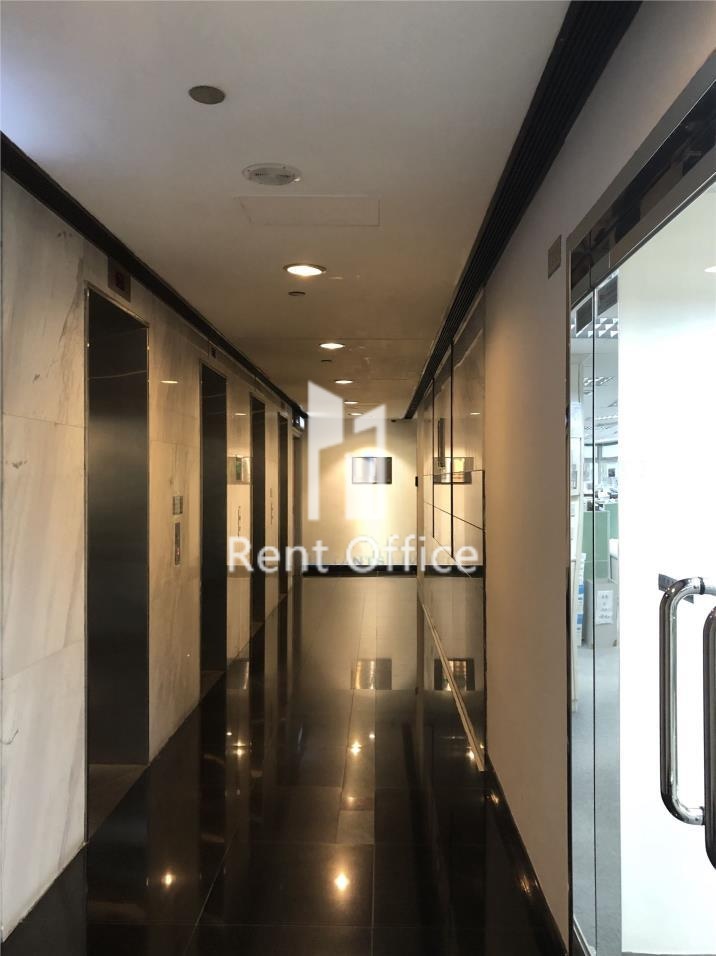Universal Trade Centre (環貿中心)